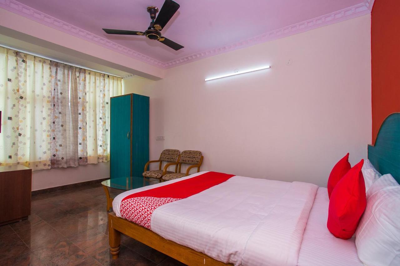 Oyo 16123 Chandana Deluxe Bangalore Exterior photo