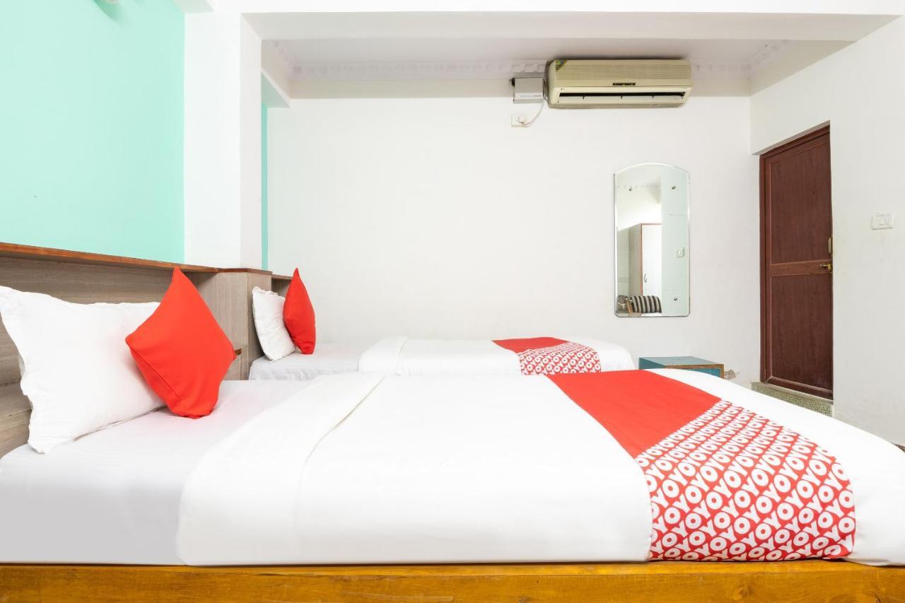 Oyo 16123 Chandana Deluxe Bangalore Exterior photo